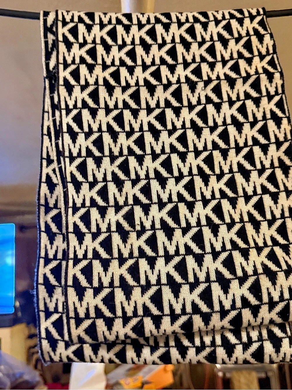 Michael Kors MK Monogram Logo Knit infinity Scarf Black & White